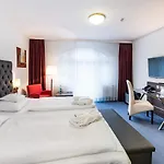 Goebel's Vital Hotel